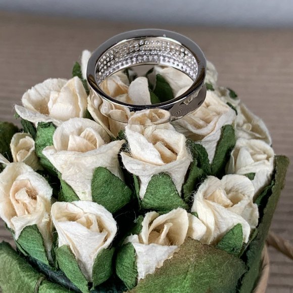 NEW Size 8 Pave CZ Cubic Zirconia Band Ring in Sterling Silver - Picture 4 of 4